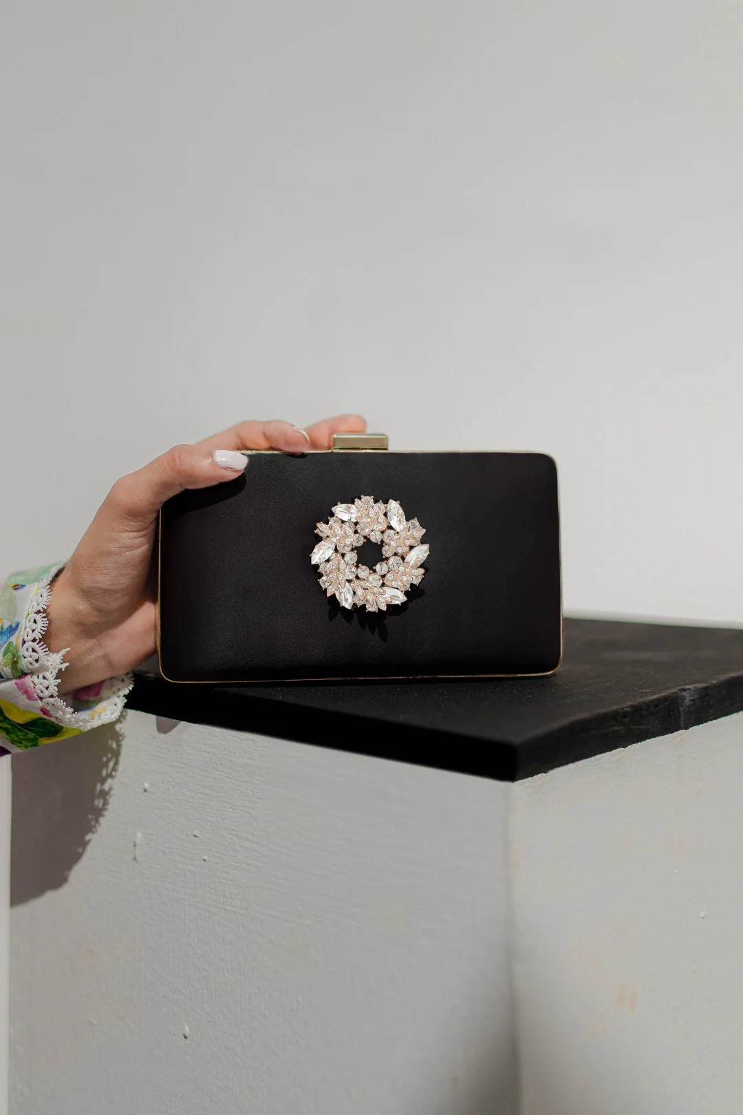Clutch - E015 - Image 6