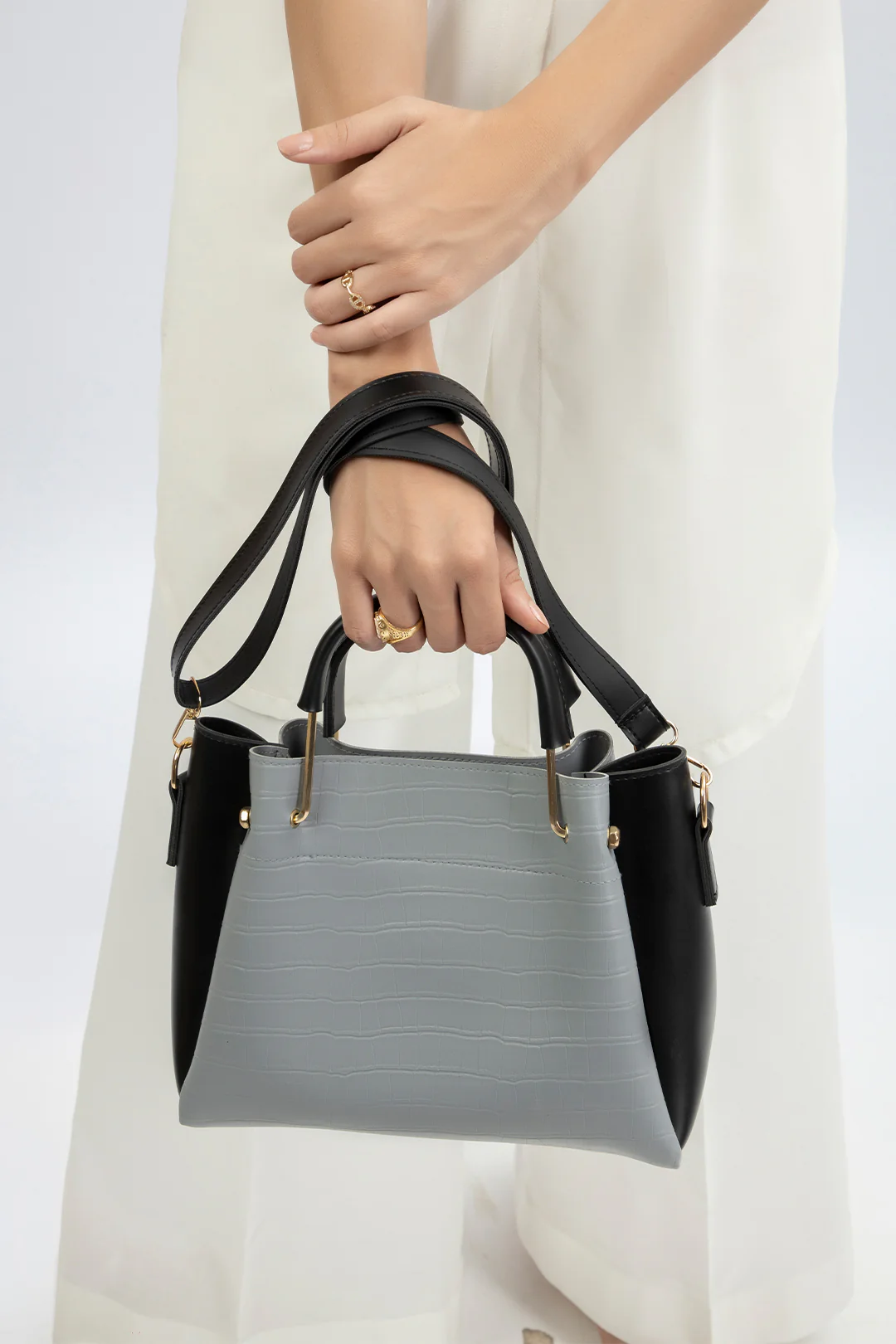 Cross-Body Bags - E053 - Image 5