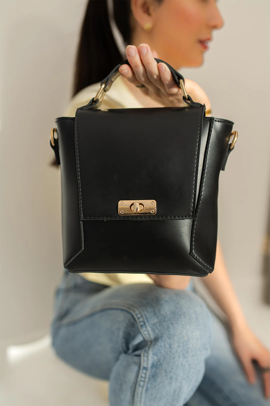 Cross-Body Bags - E249 - Image 5