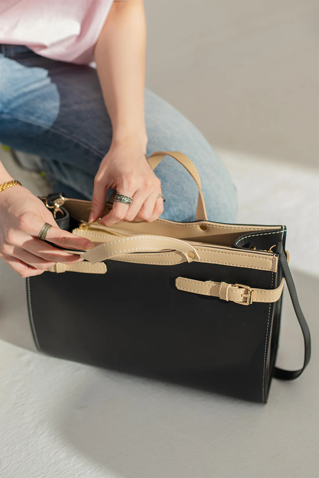 Cross-Body Bags - E250 - Image 6