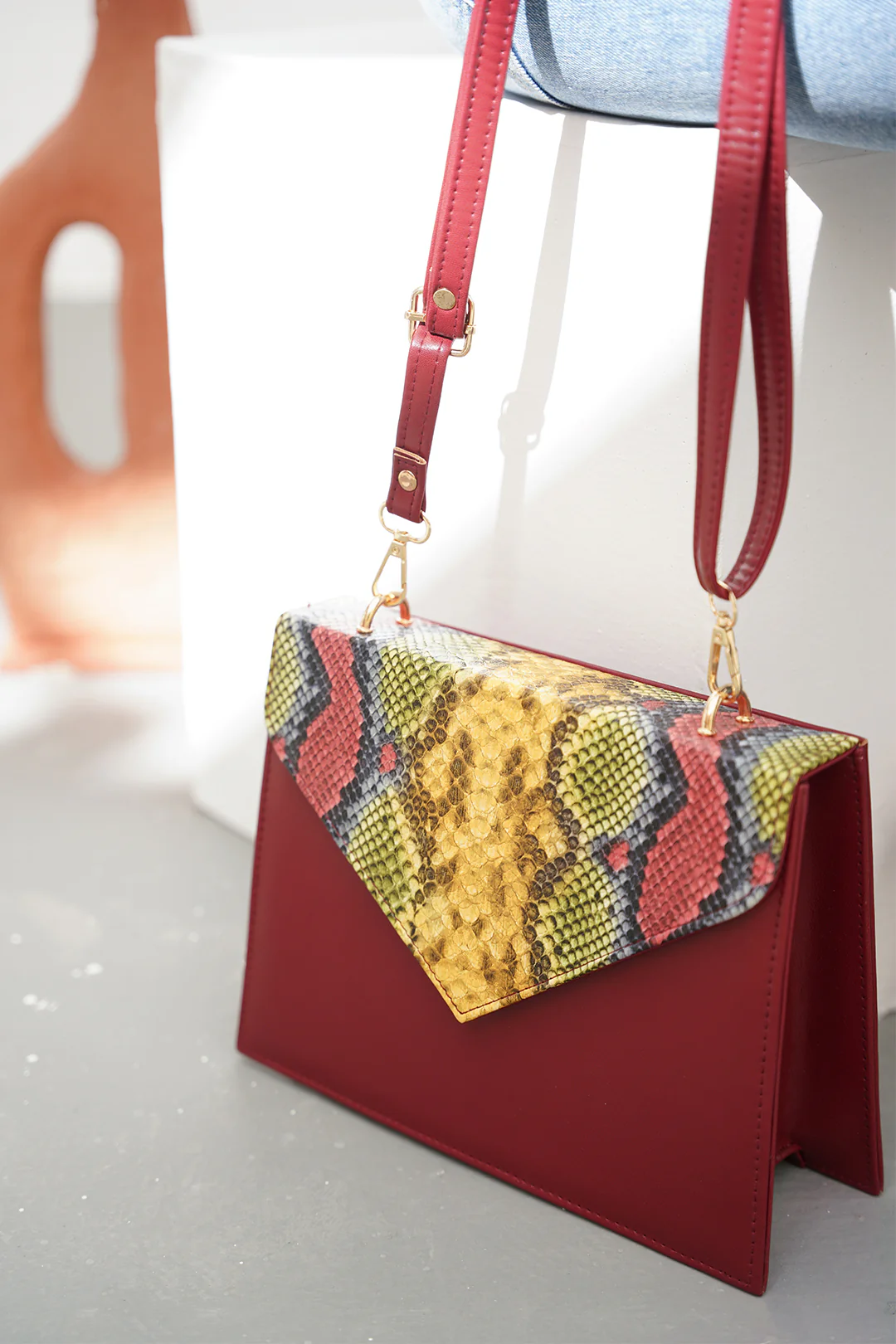 Cross-Body Bags - E201 - Image 15