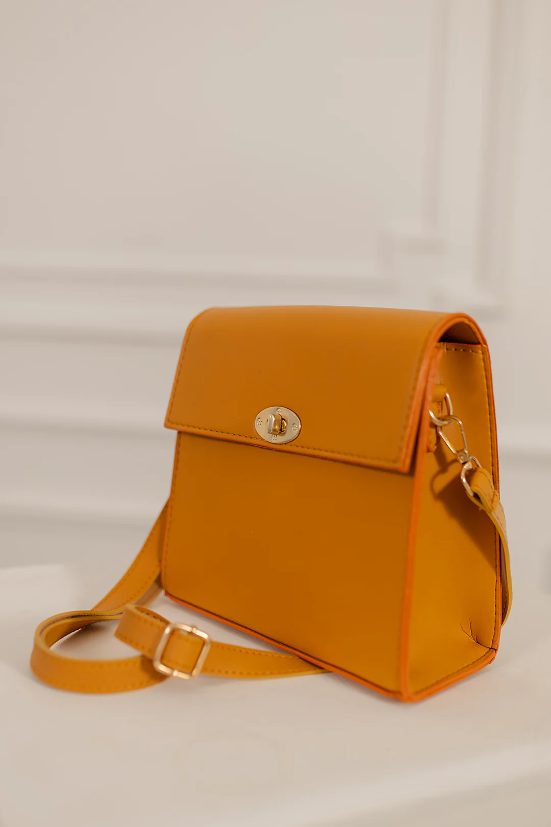 Cross-Body Bags - E394 - Image 4