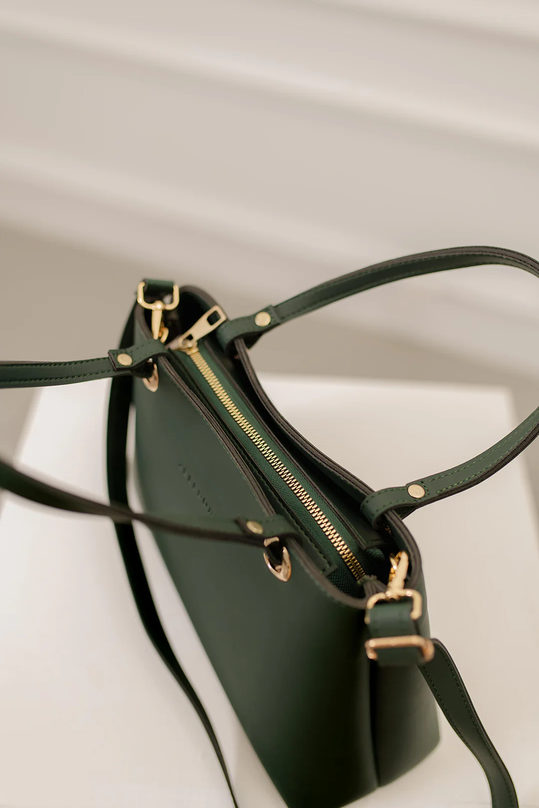 Cross-Body Bags - E399 - Image 13