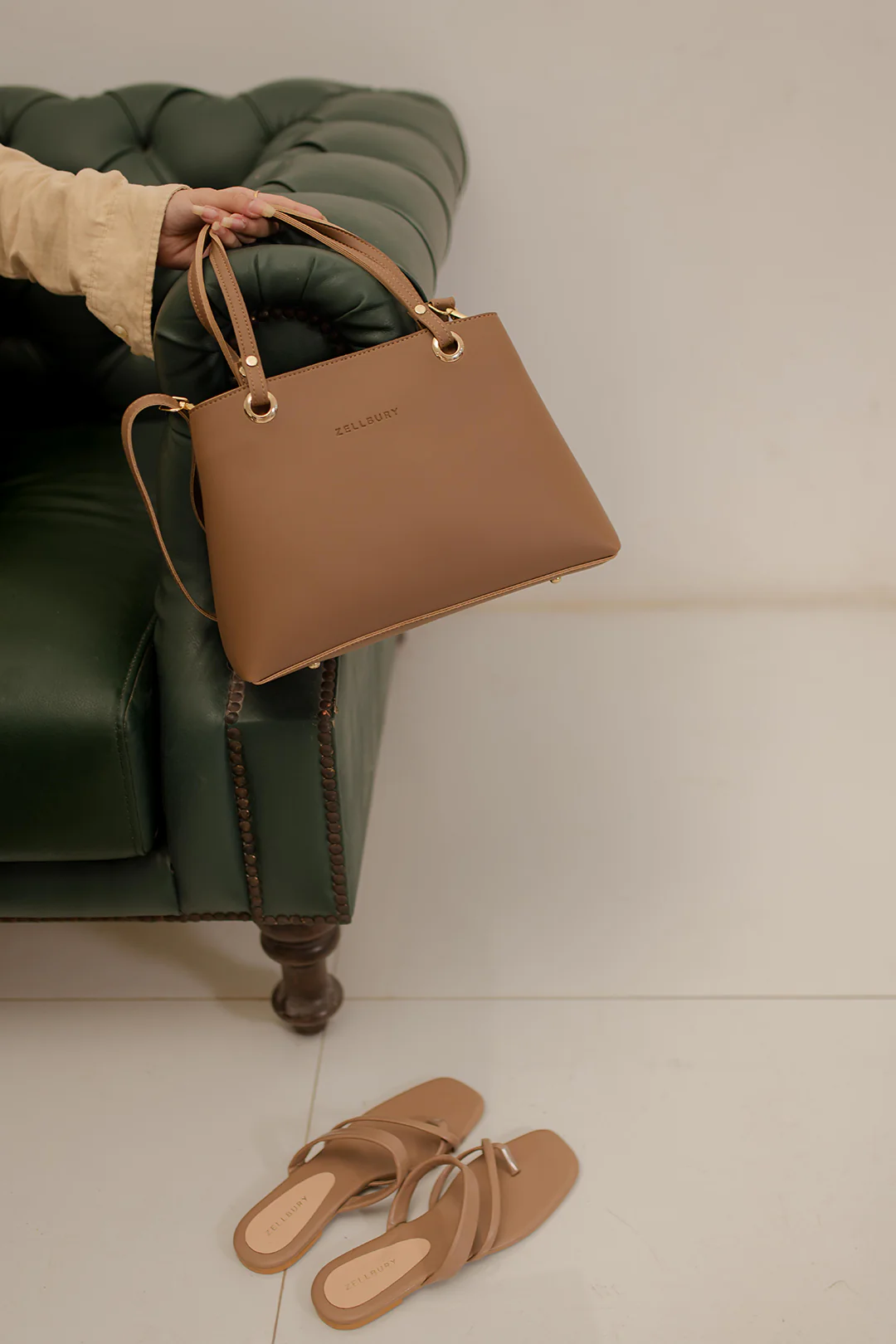 Cross-Body Bags - E399 - Image 7