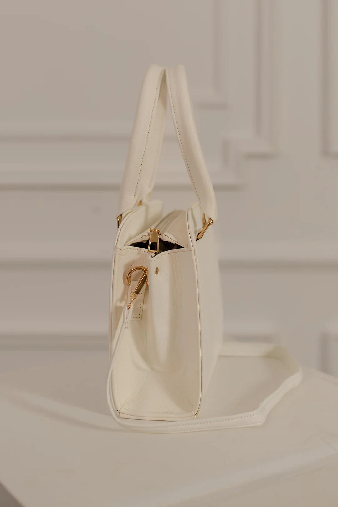Cross-Body Bags - E400 - Image 9
