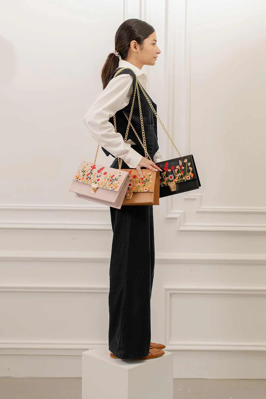 Cross-Body Bags - E401 - Image 2