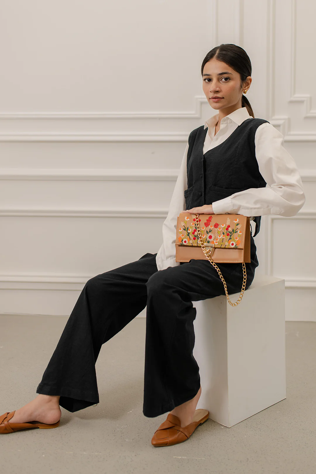 Cross-Body Bags - E401 - Image 7