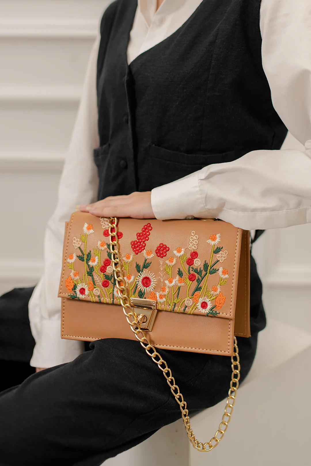 Cross-Body Bags - E401 - Image 8