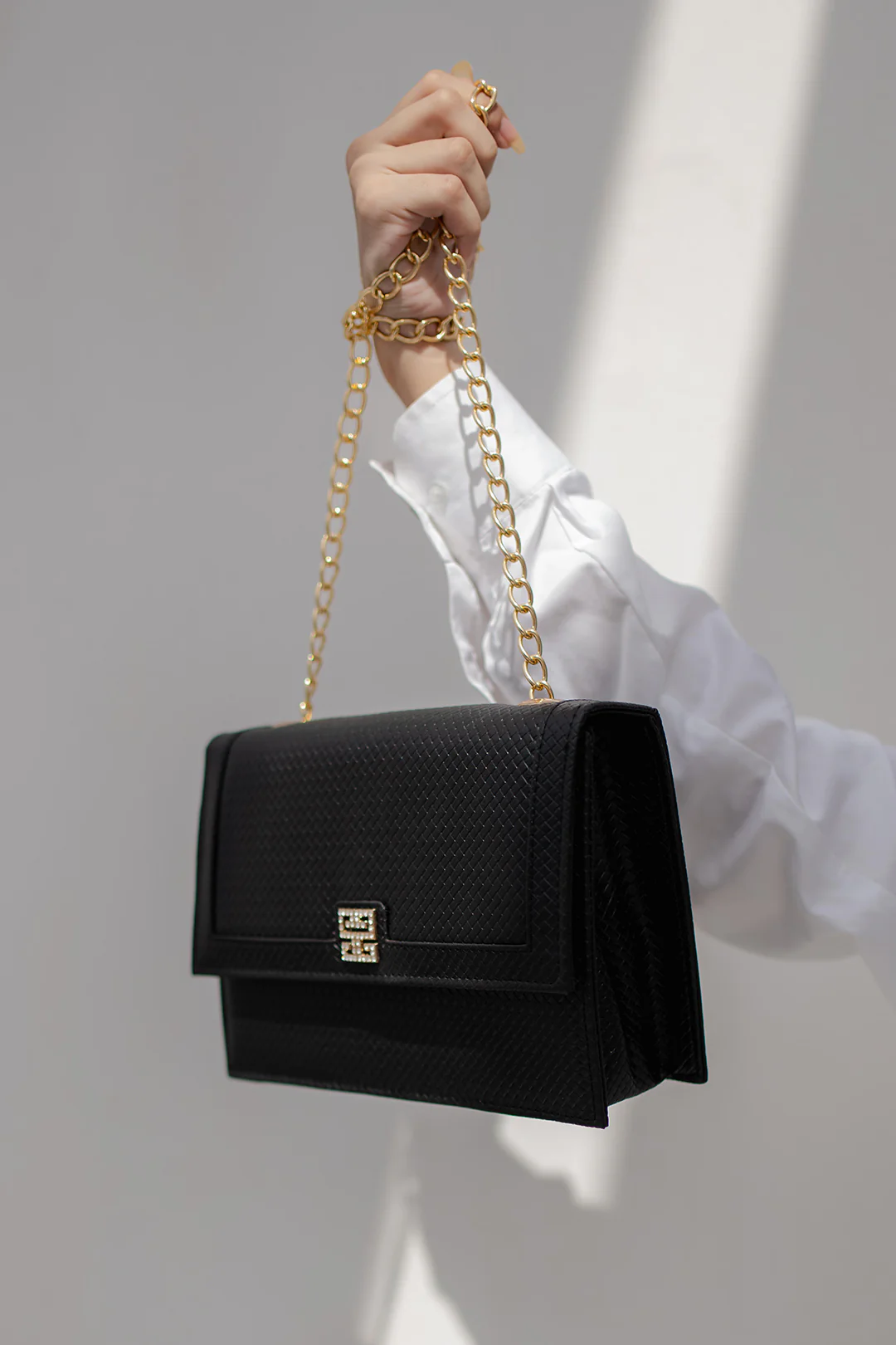Cross-Body Bags - E405 - Image 2
