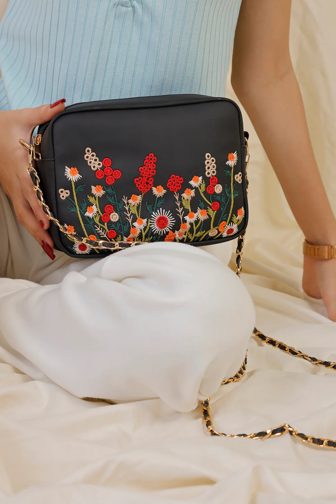 Cross-Body Bags - E407 - Image 11