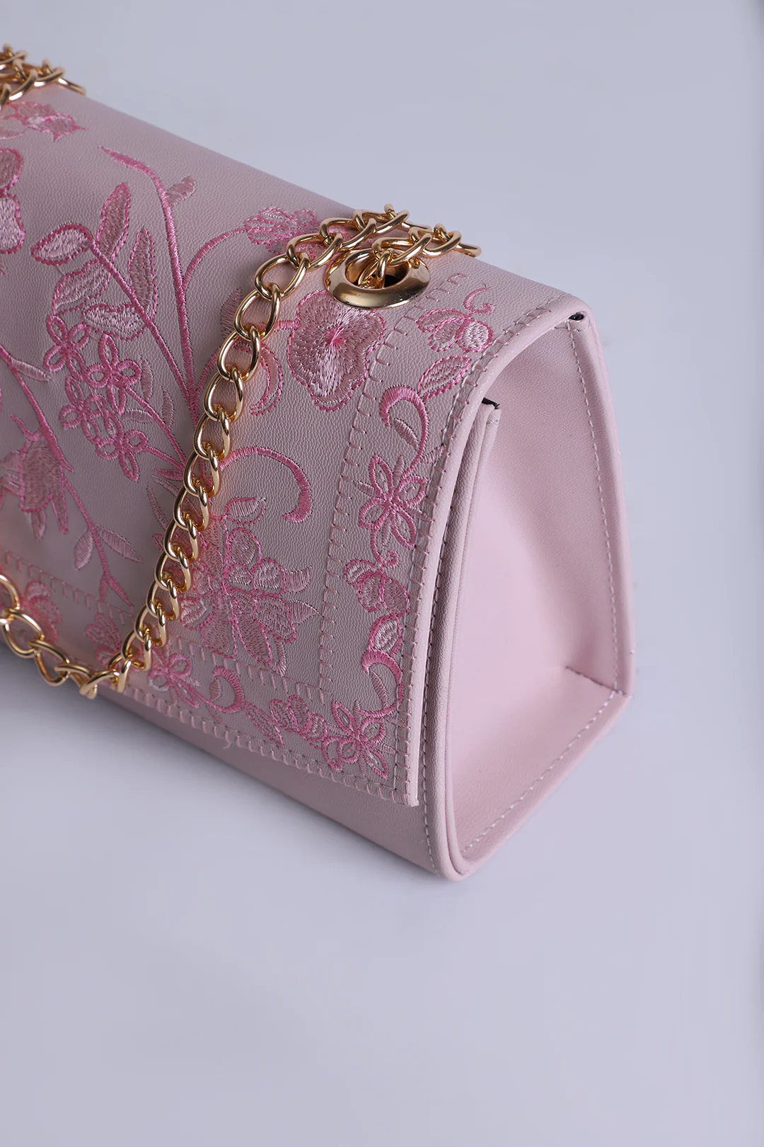 Cross-Body Bags - E505 - Image 10