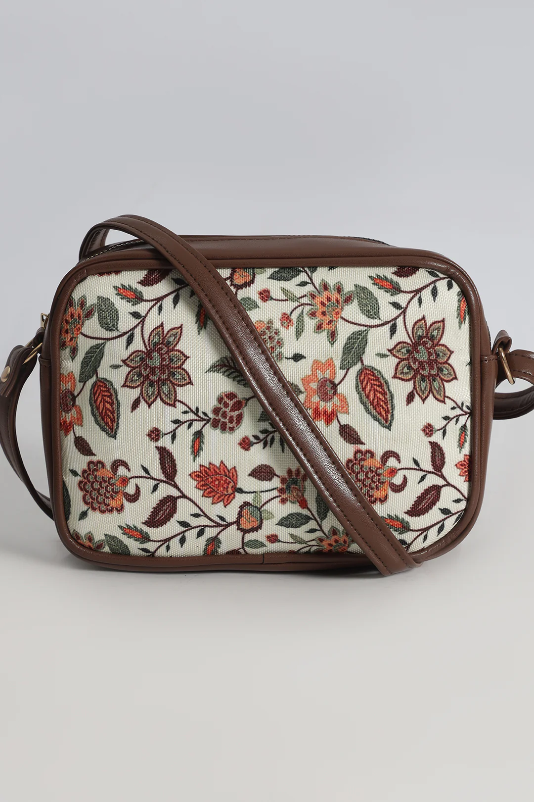 Cross-Body Bags - E562 - Image 2