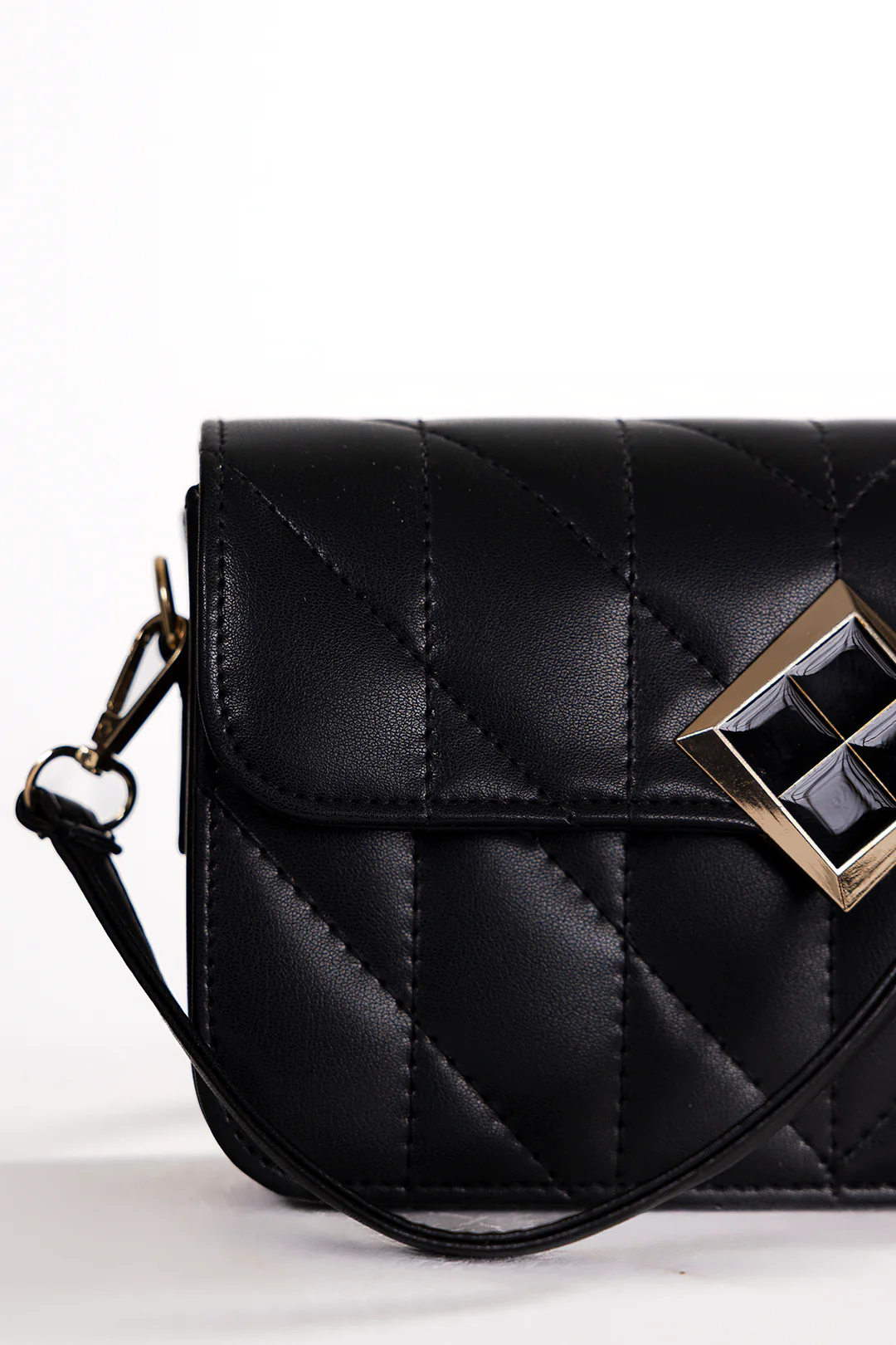 Cross-Body Bags - E595 - Image 3