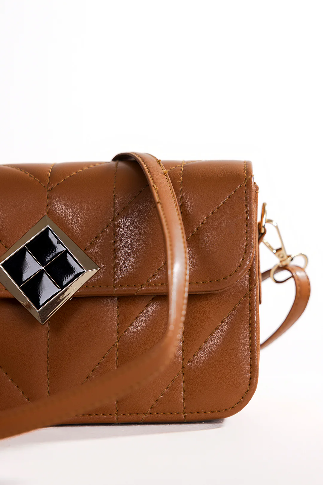 Cross-Body Bags - E595 - Image 6