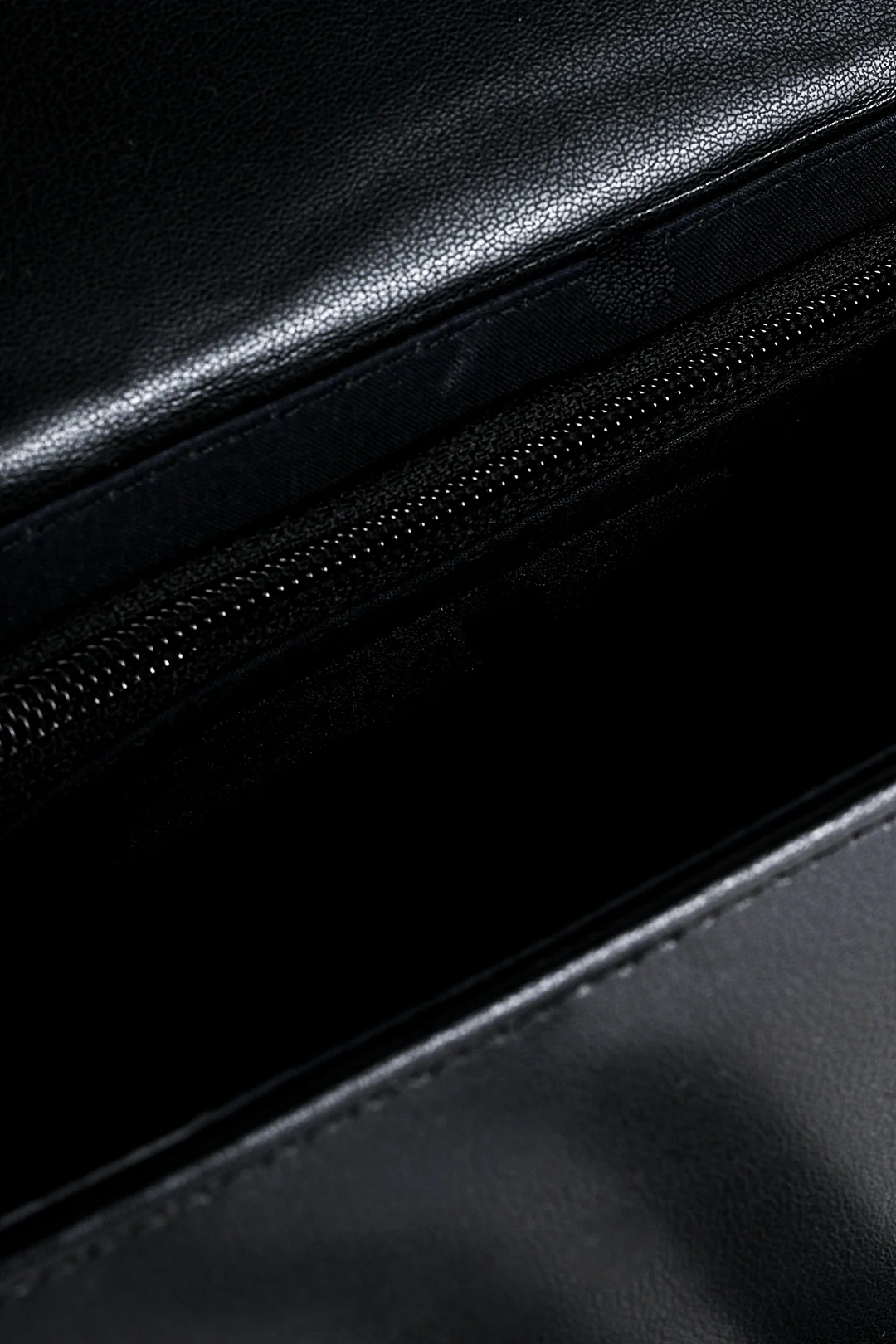Cross-Body Bags - E936 - Image 4