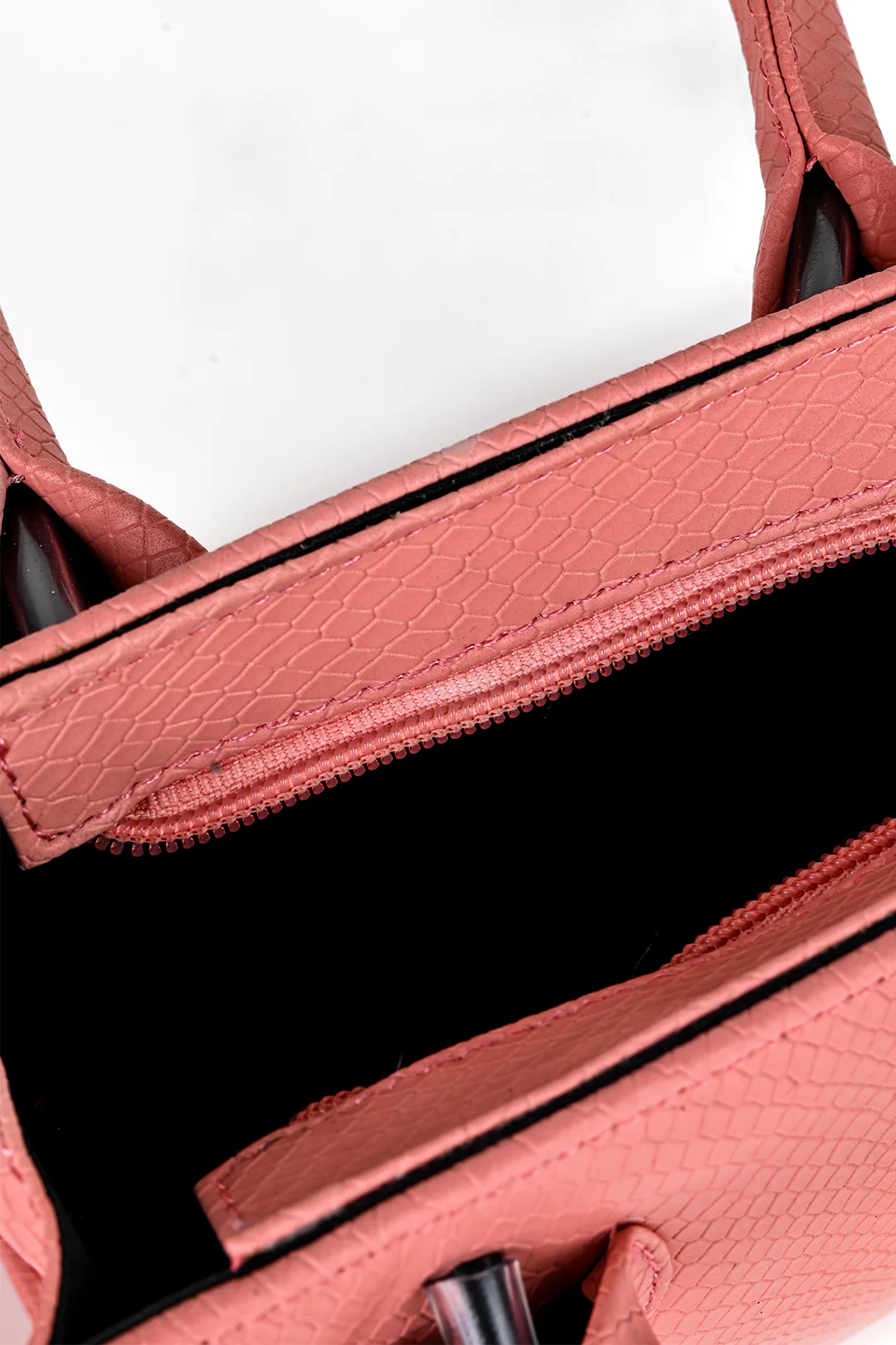 Cross-Body Bags - E938 - Image 10