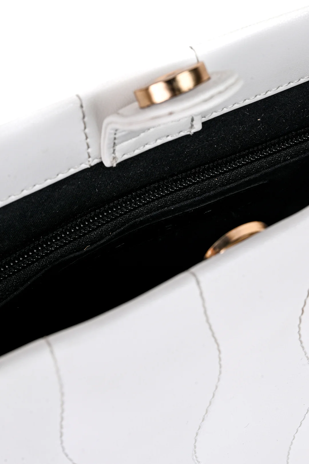 Cross-Body Bags - E940 - Image 9