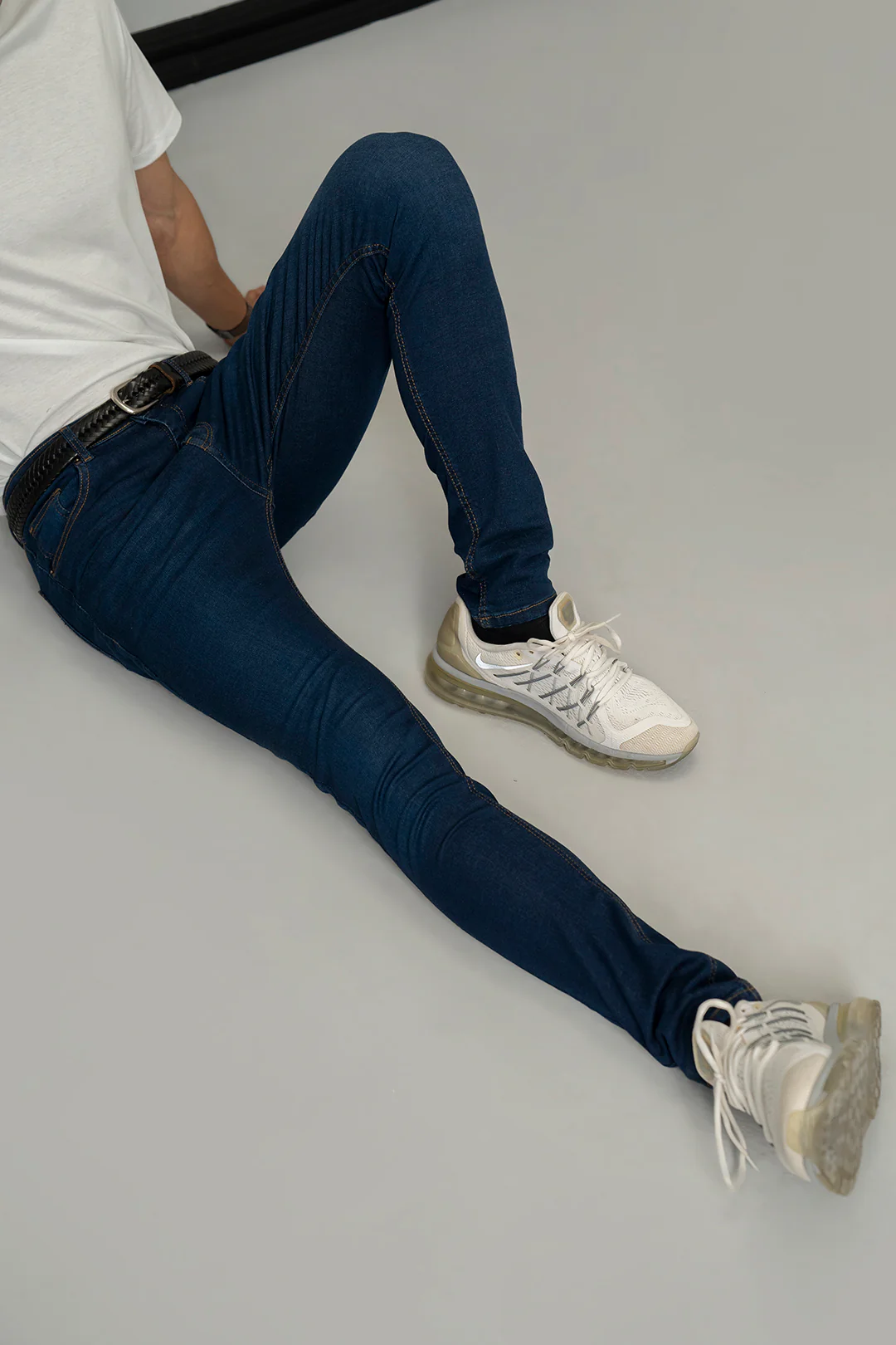 Essential Denim - F001 - Image 4