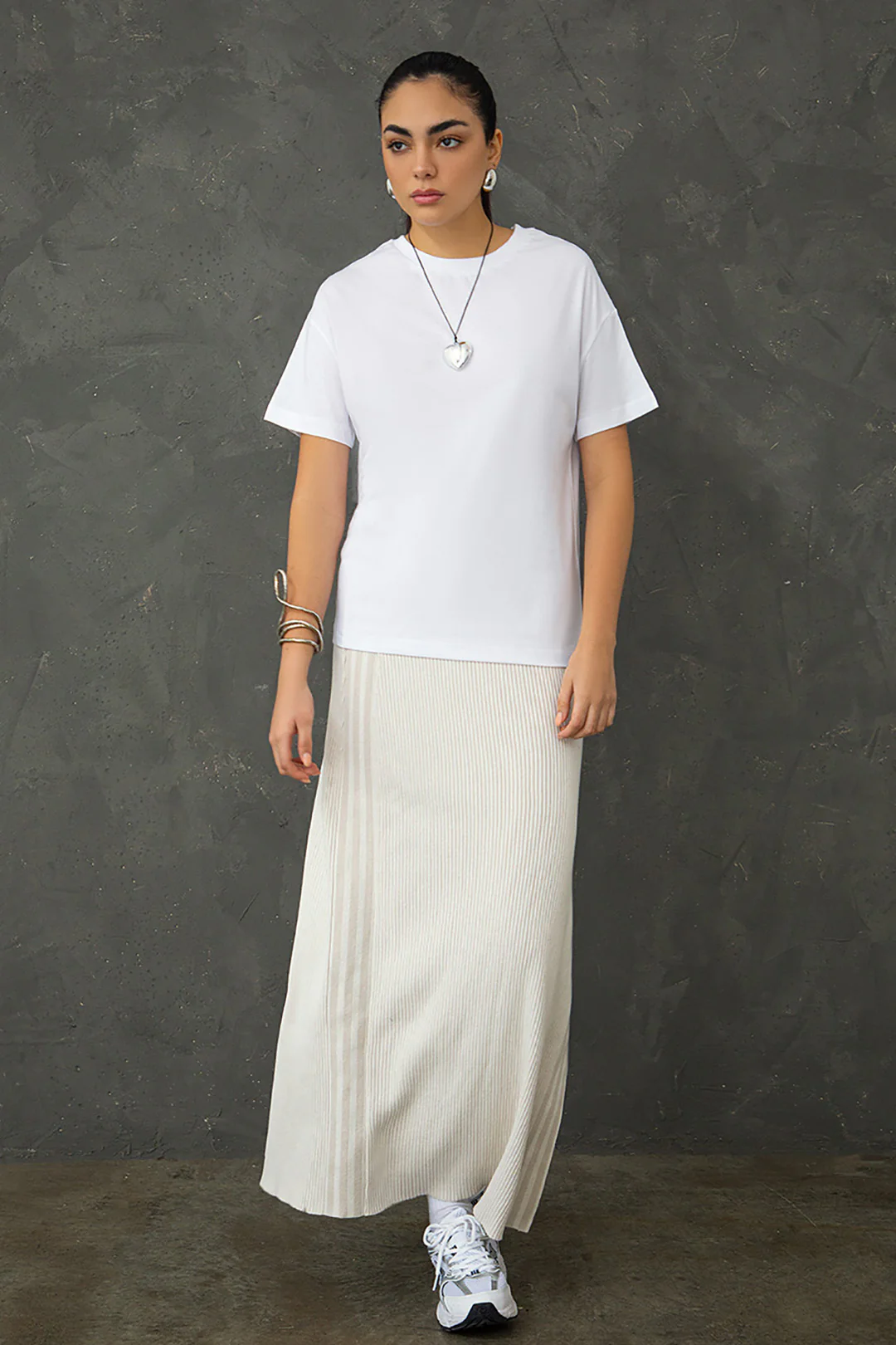 Essential T-shirt - B23 - Image 21