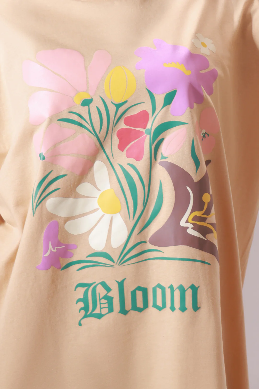 Graphic T-Shirt - 040 - Image 3