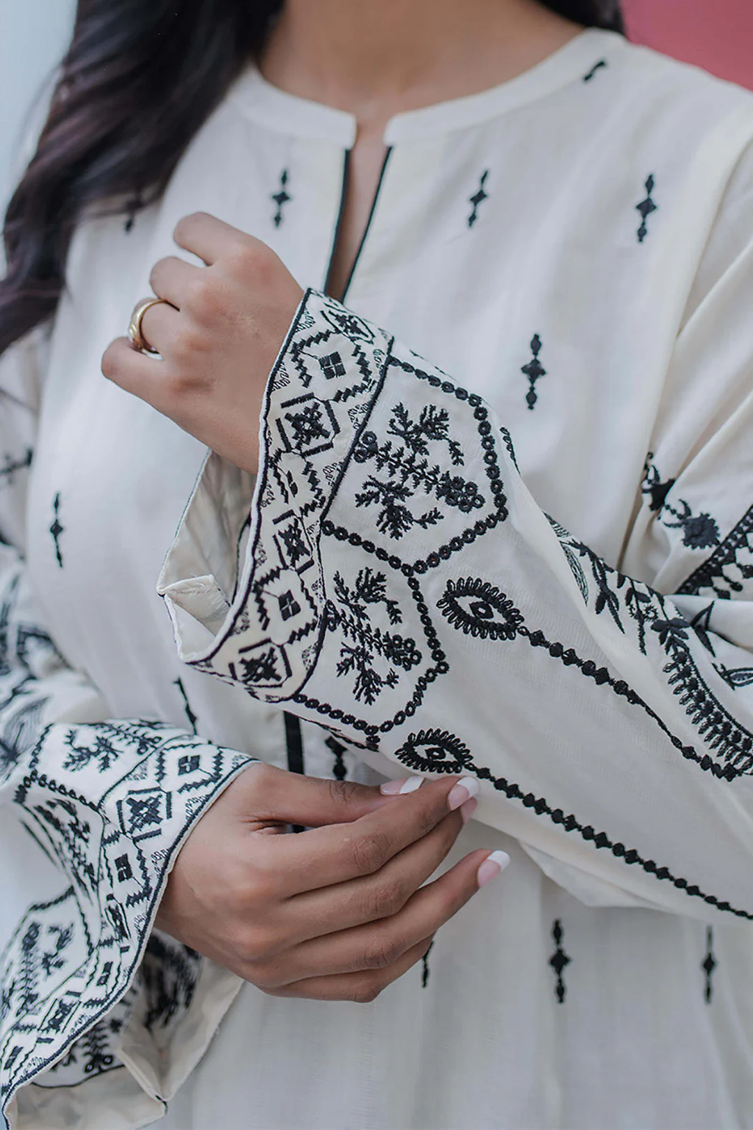 Embroidered Kurta - 1040 - Image 4