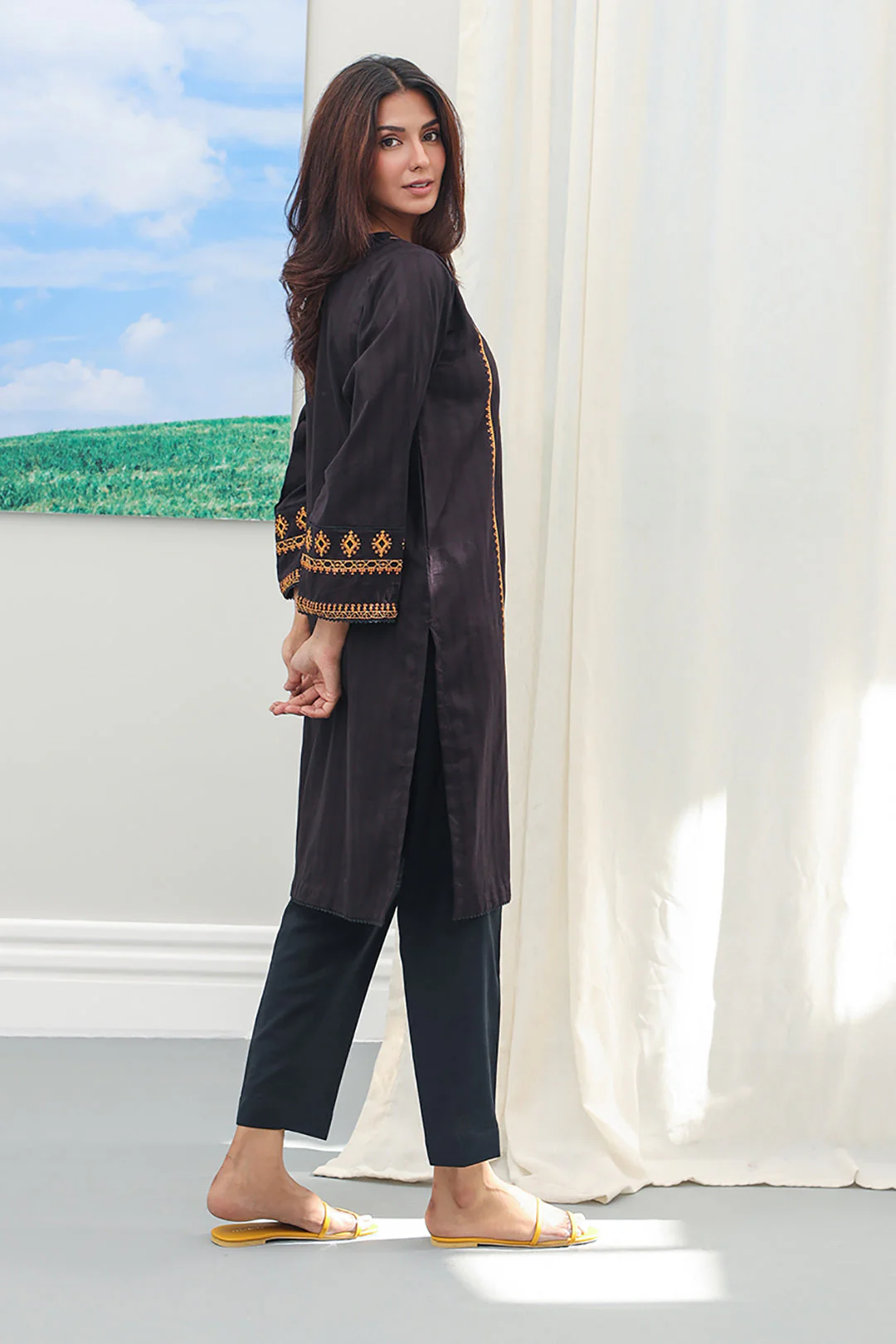 Embroidered Kurta - 1117 - Image 3