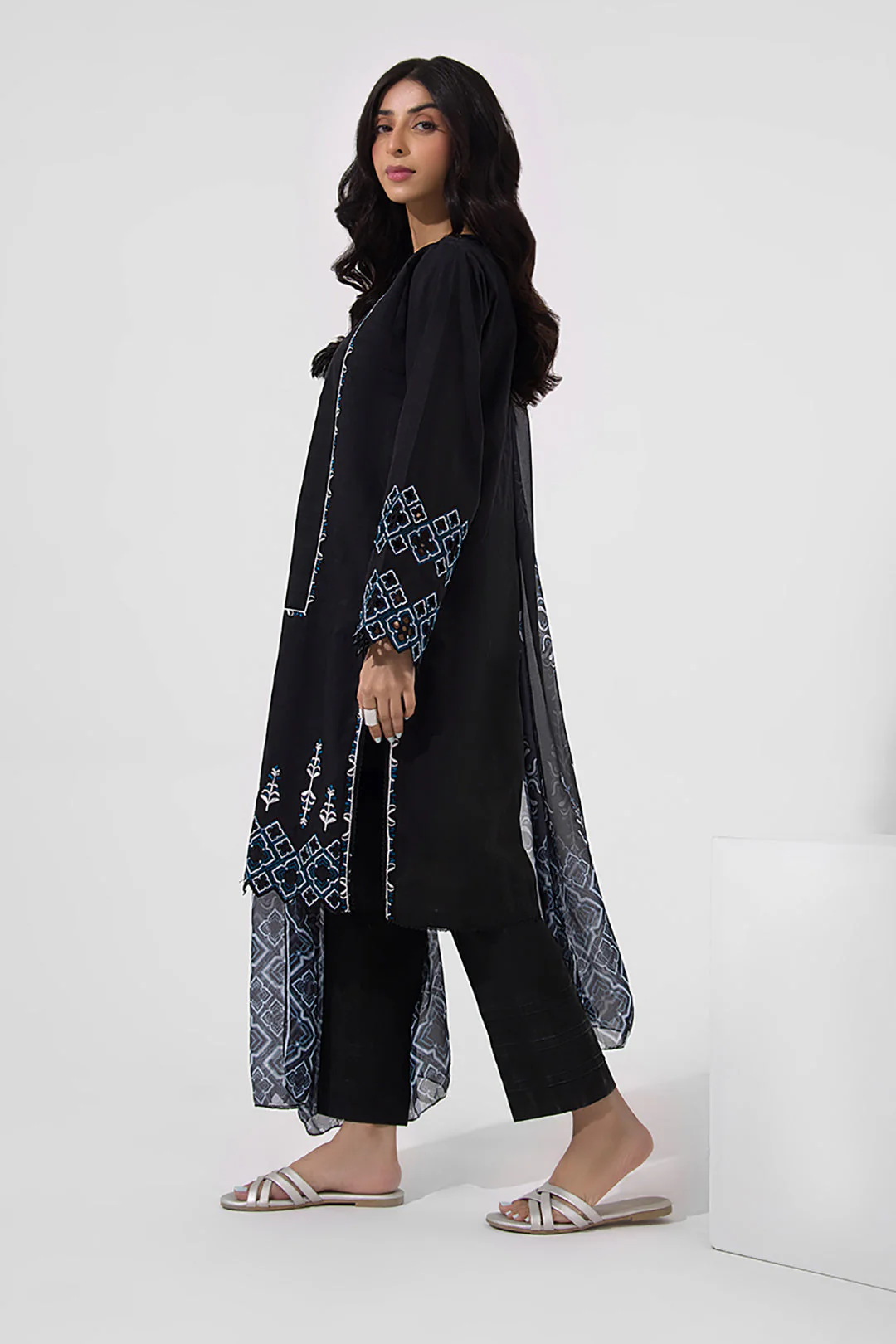 Embroidered Kurta Dupatta - 0445 - Image 3