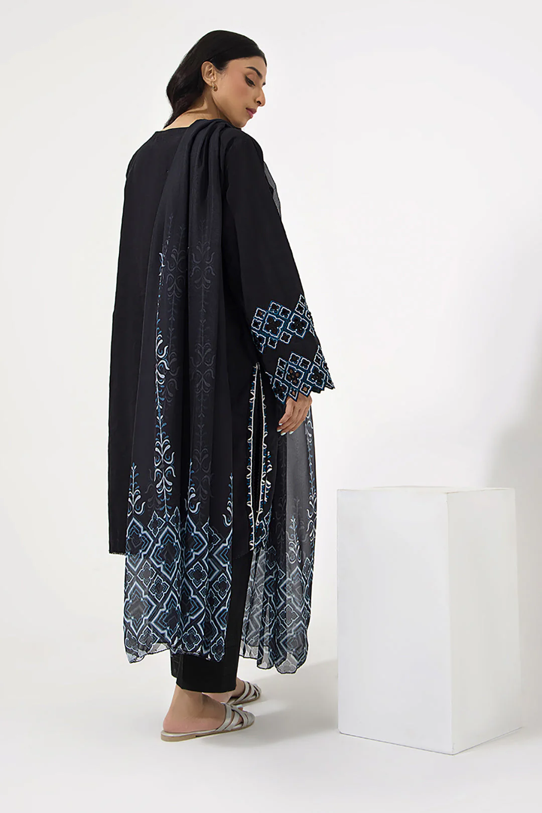 Embroidered Kurta Dupatta - 0445 - Image 5