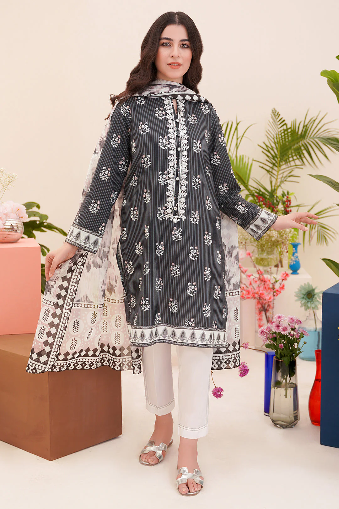 Embroidered Kurta Dupatta - 0553 - Image 4