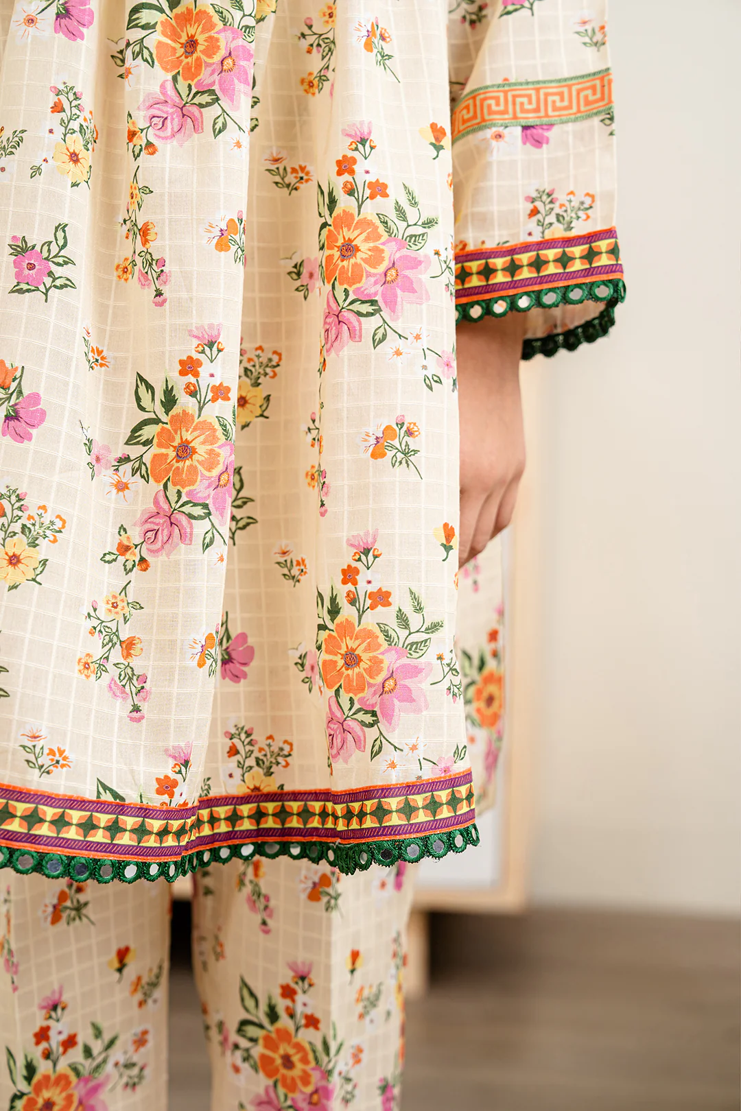 Kurta Dupatta Trouser - 3199 - Image 6