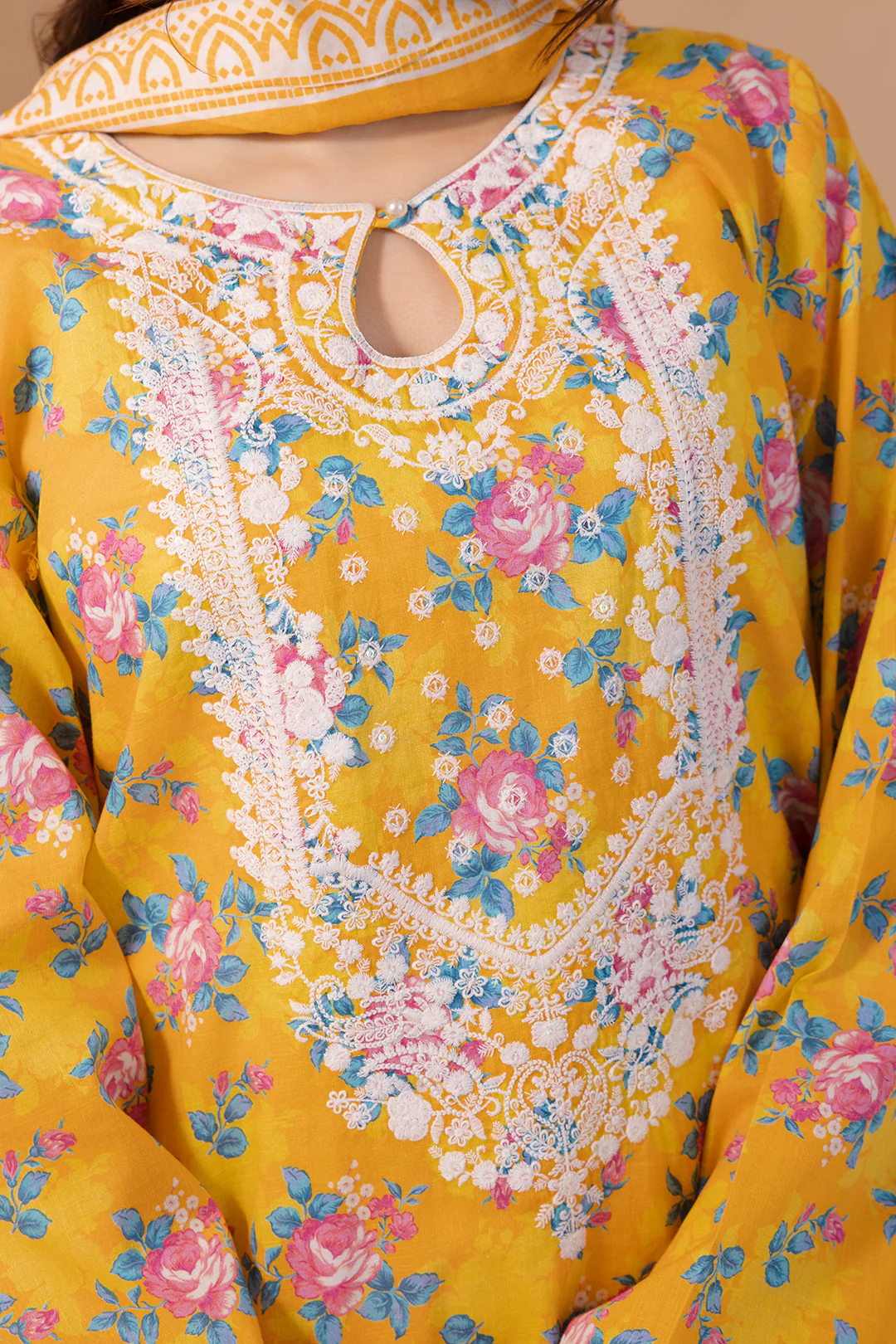 Embroidered Kurta Dupatta Trouser - 2807 - Image 4