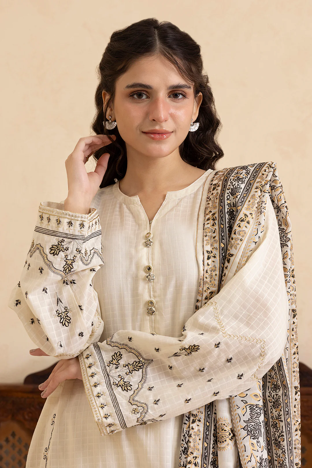 Embroidered Kurta Dupatta Trouser - 2502 - Image 4
