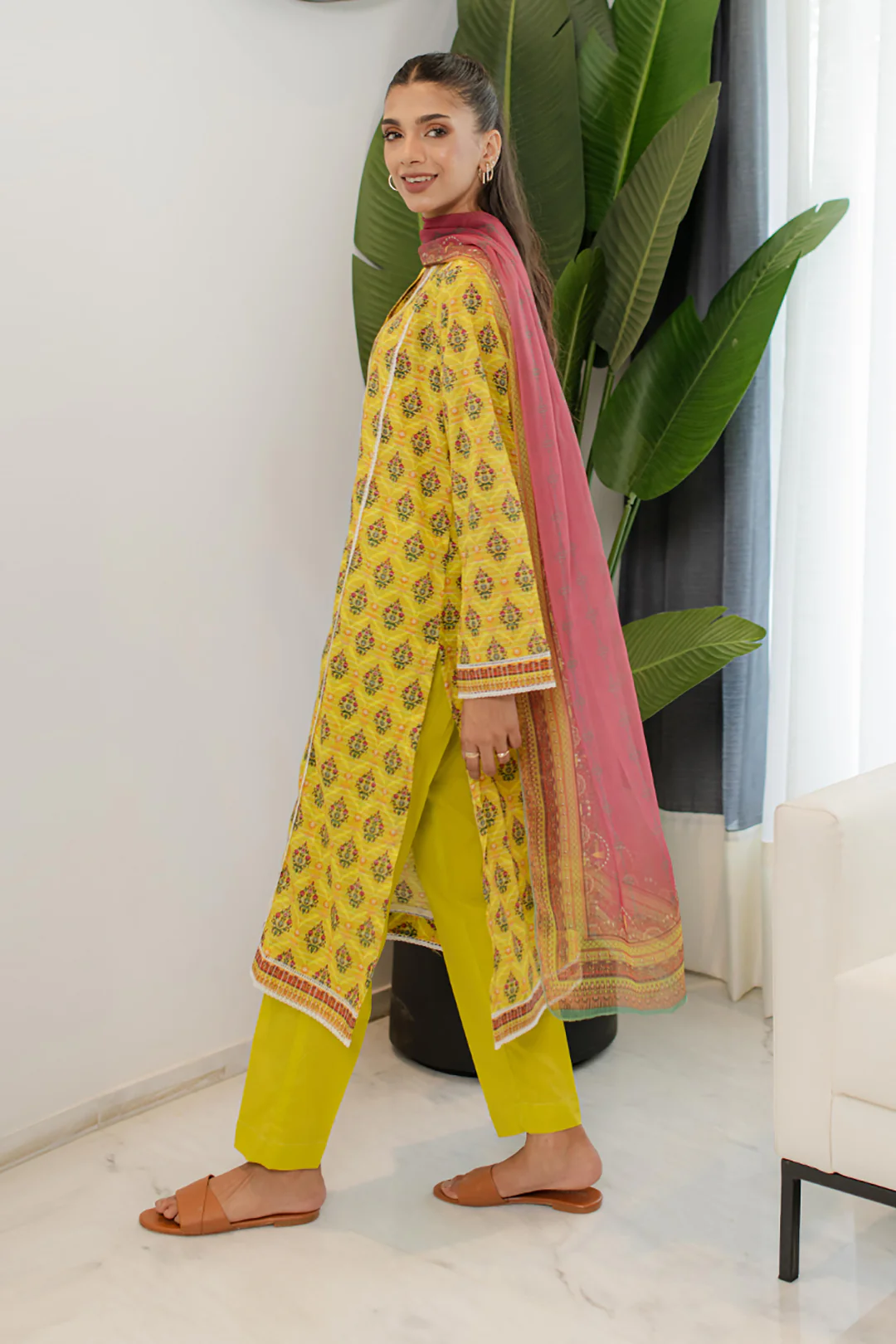 Kurta Dupatta Trouser - 1746 - Image 3