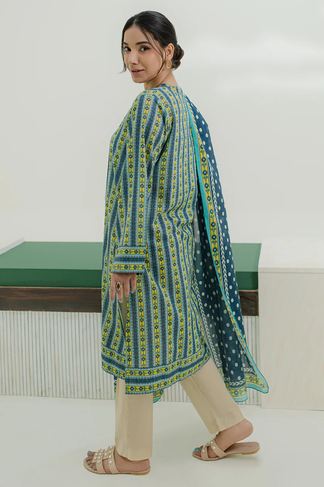 Kurta Dupatta Trouser - 1754 - Image 3