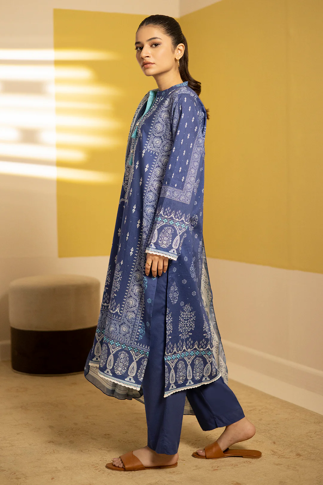 Kurta Dupatta Trouser - 2102 - Image 10