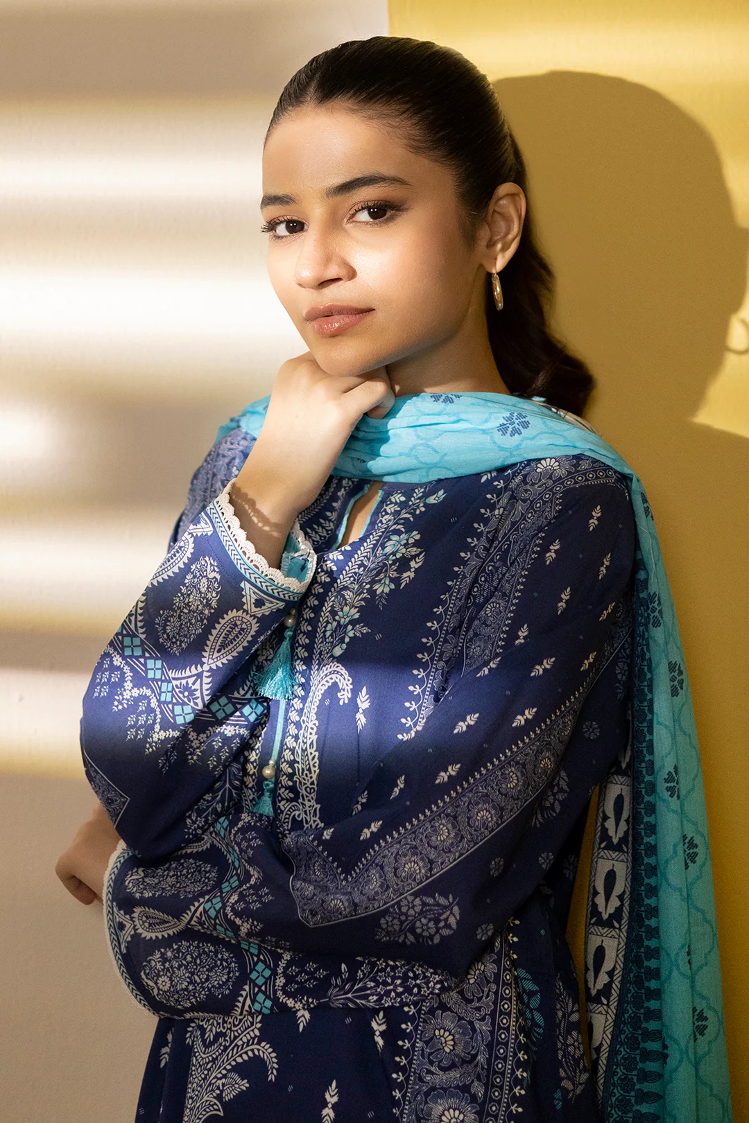 Kurta Dupatta Trouser - 2102 - Image 6