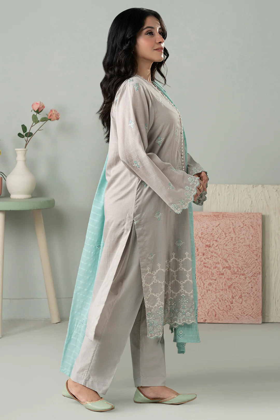 Embroidered Kurta Dupatta Trouser - 2132 - Image 5