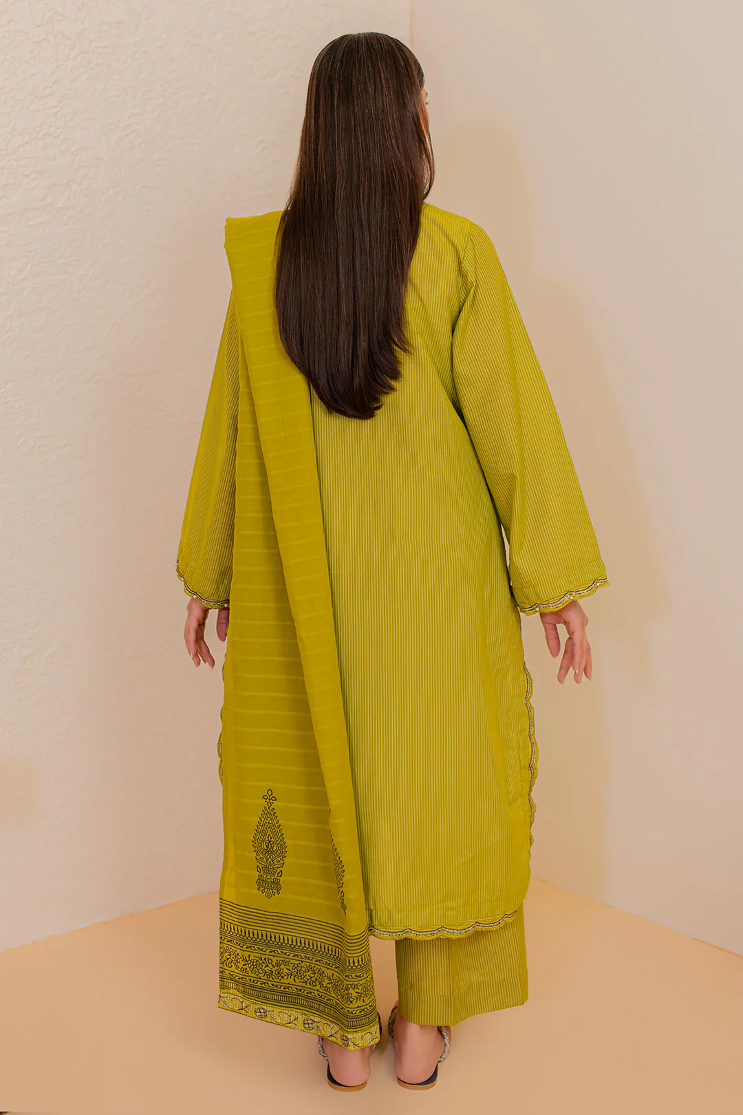 Embroidered Kurta Dupatta Trouser - 2134 - Image 6