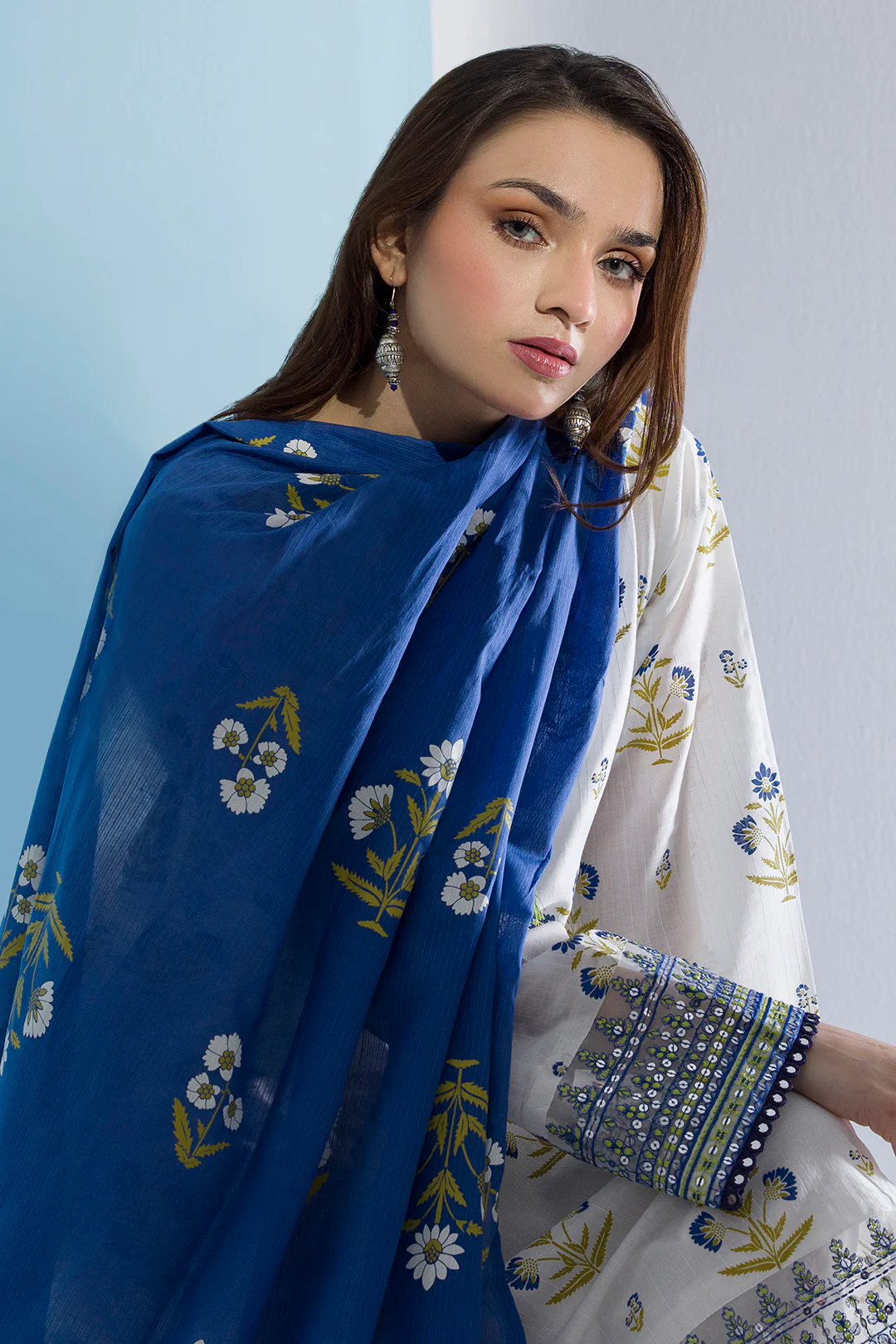 Embroidered Kurta Dupatta Trouser - 1711 - Image 7