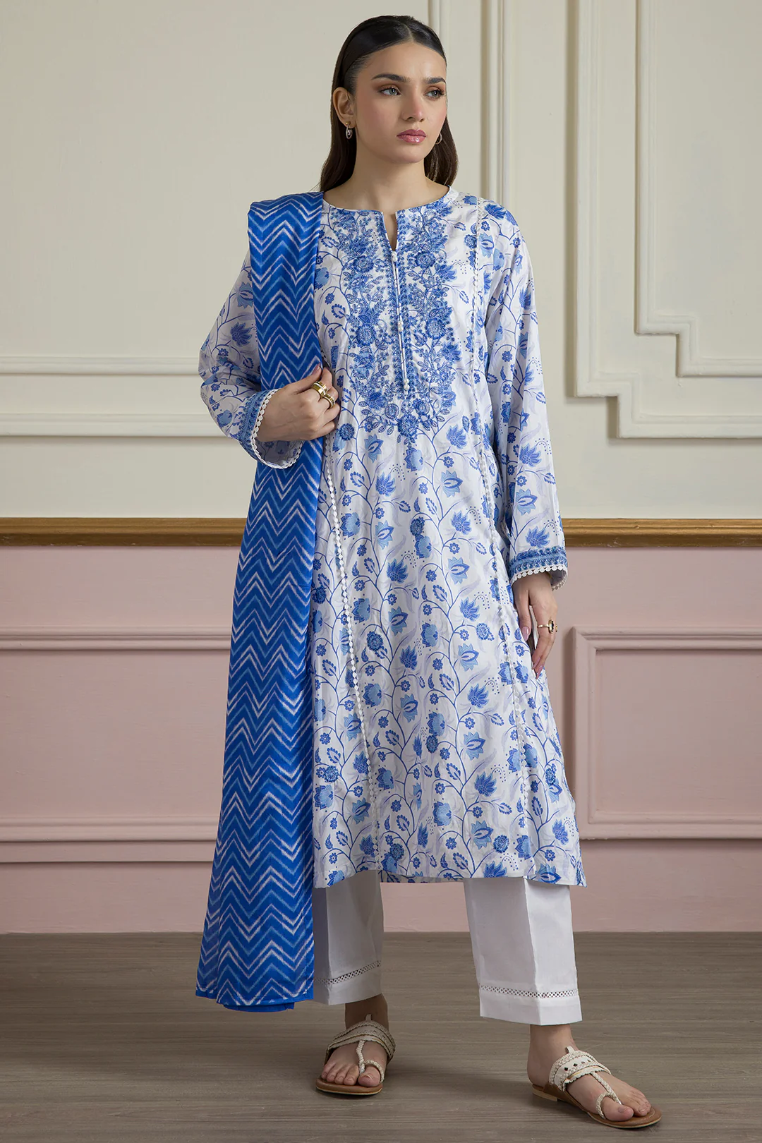 Embroidered Kurta Dupatta Trouser - 1789 - Image 4