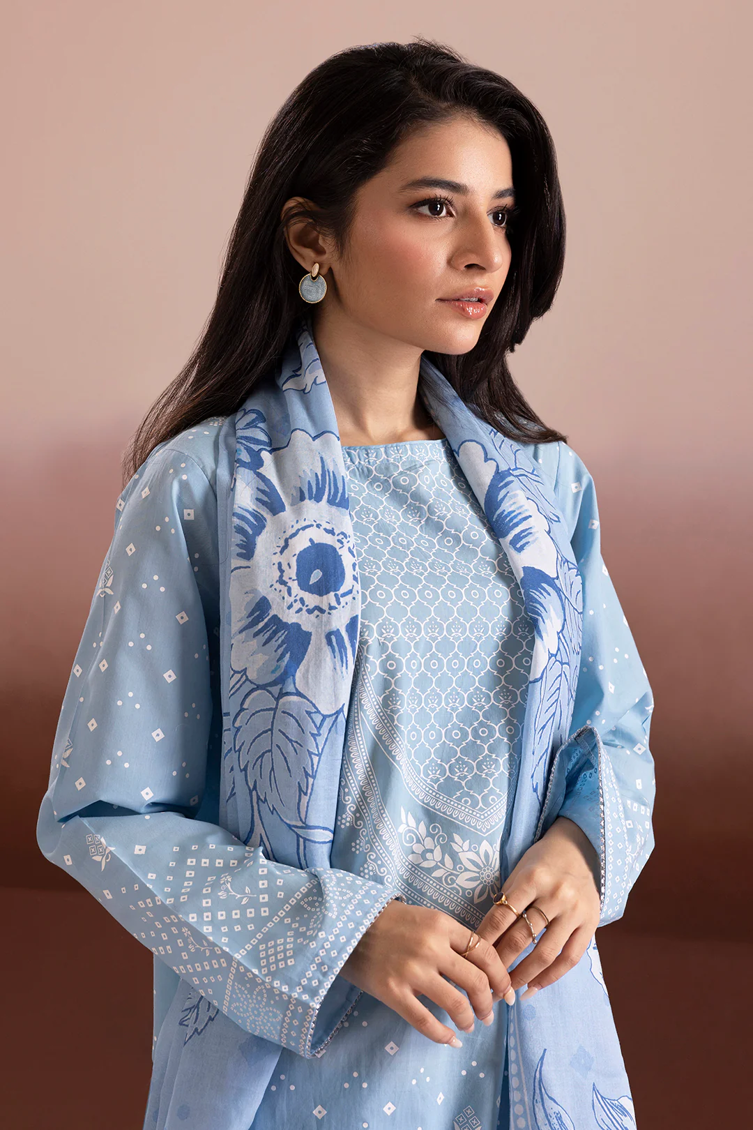 Kurta Dupatta Trouser - 2017 - Image 3
