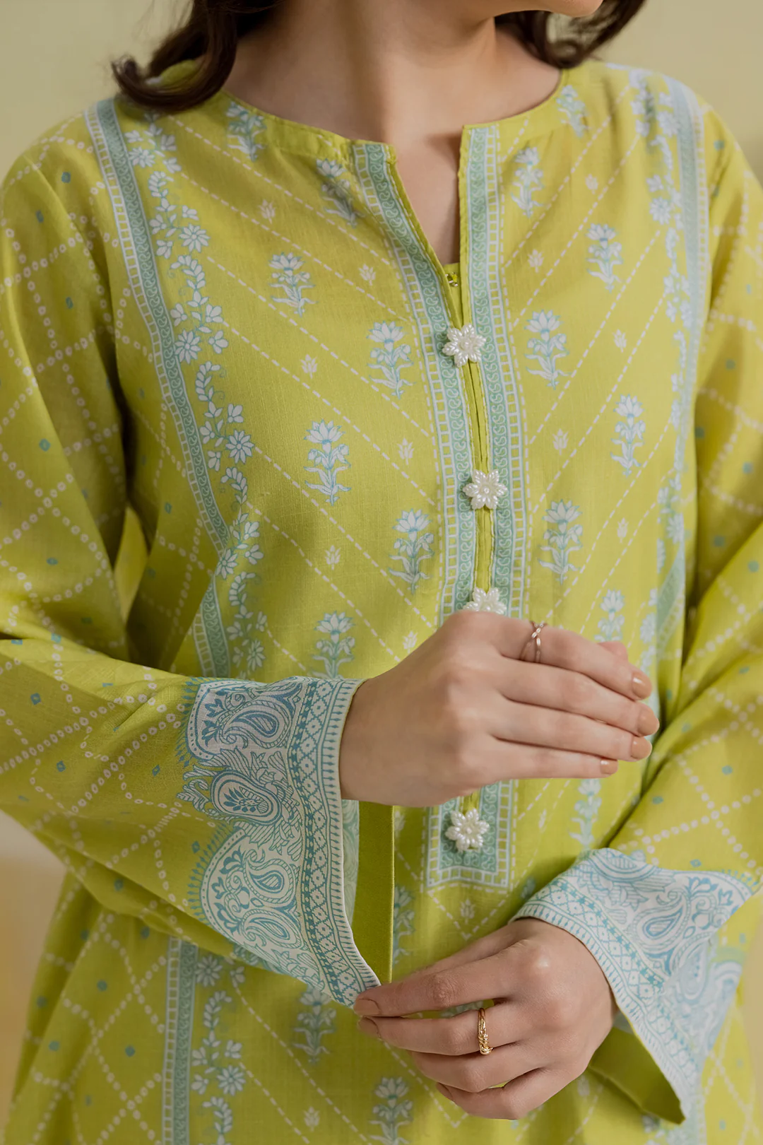 Kurta Dupatta Trouser - 2018 - Image 4