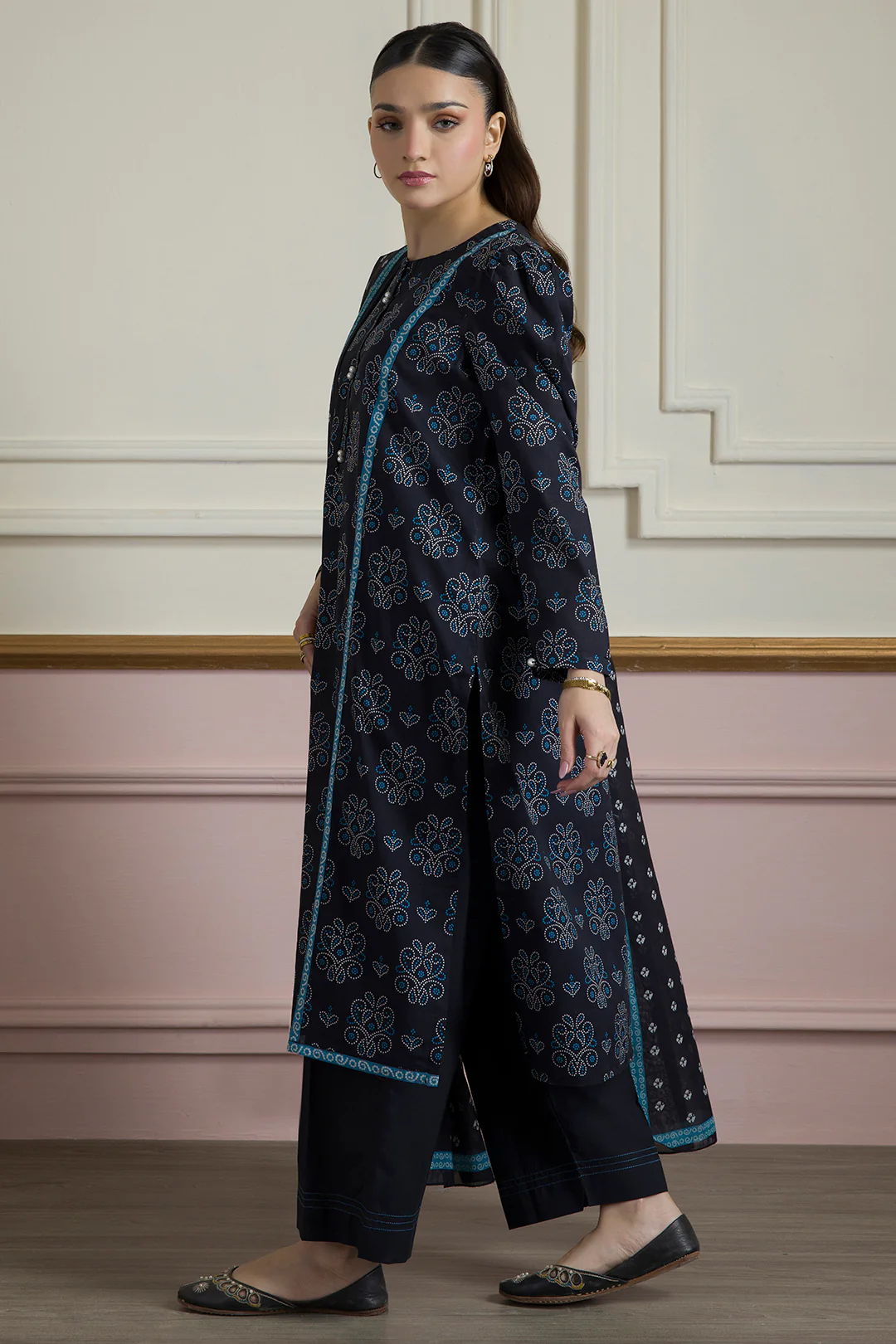 Kurta Dupatta Trouser - 2304 - Image 10