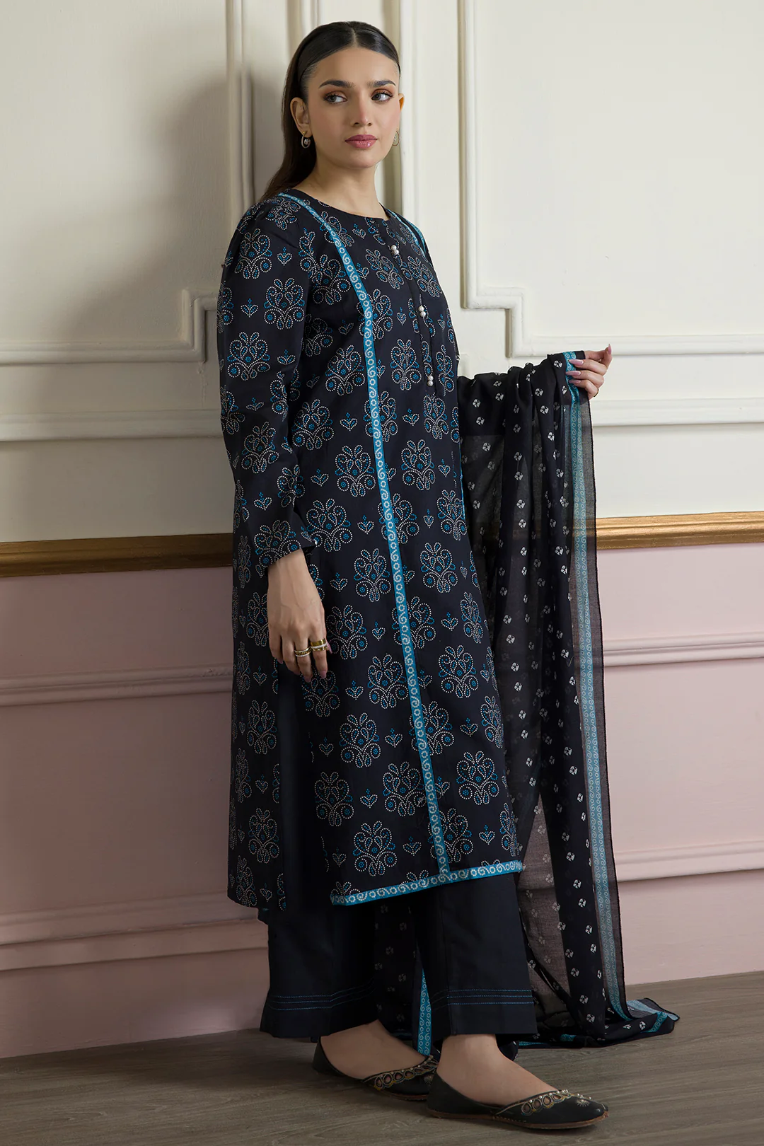 Kurta Dupatta Trouser - 2304 - Image 6