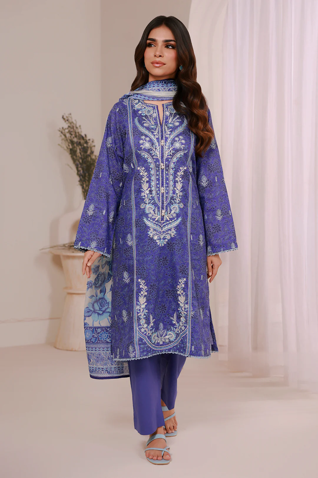 Embroidered Kurta Dupatta Trouser - 2315 - Image 5