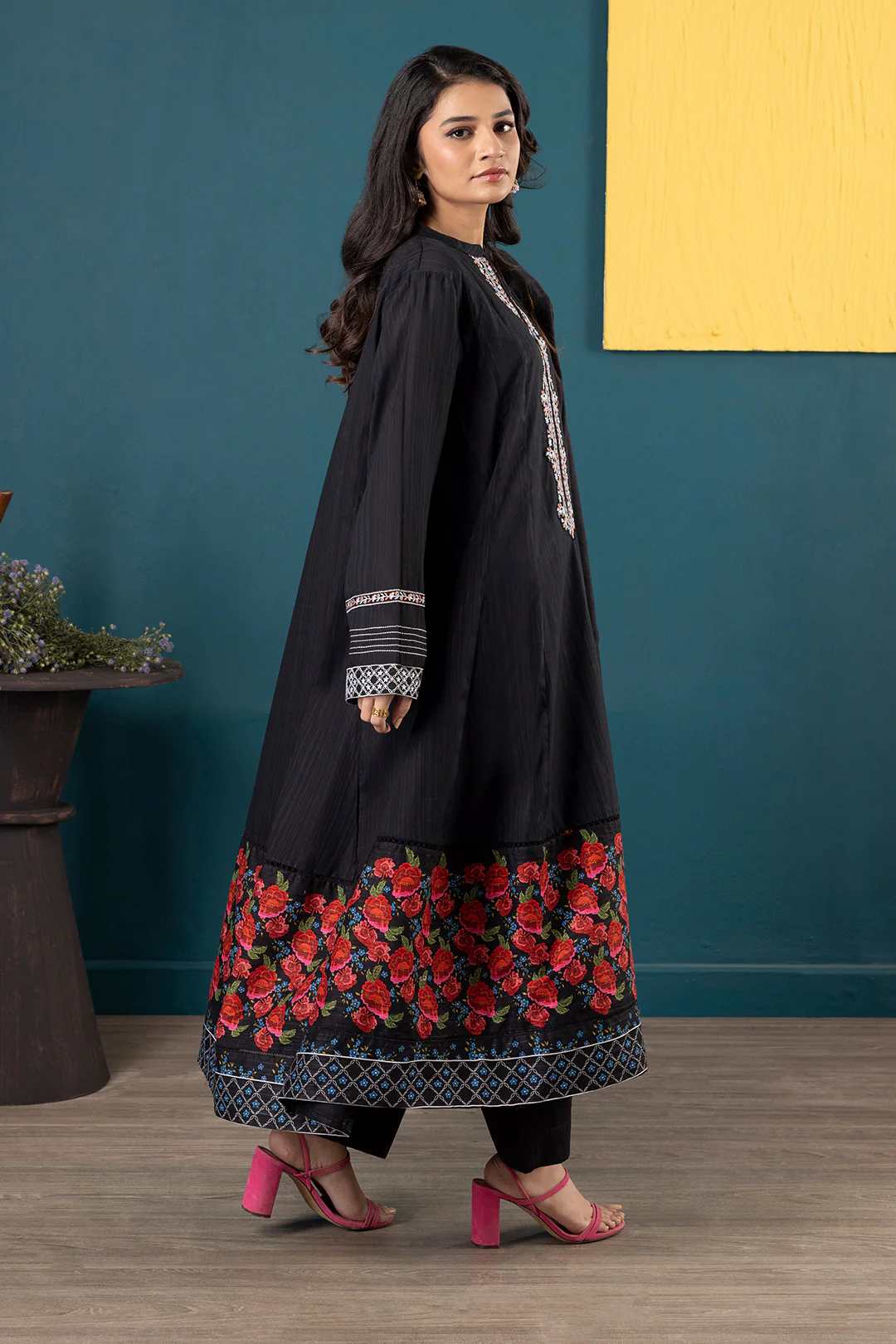 Embroidered Kurta Dupatta Trouser - 2515 - Image 8
