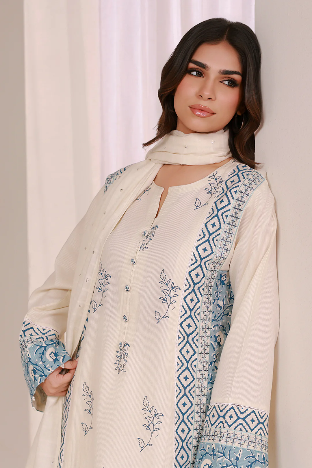 Embroidered Kurta Dupatta Trouser - 2543 - Image 2