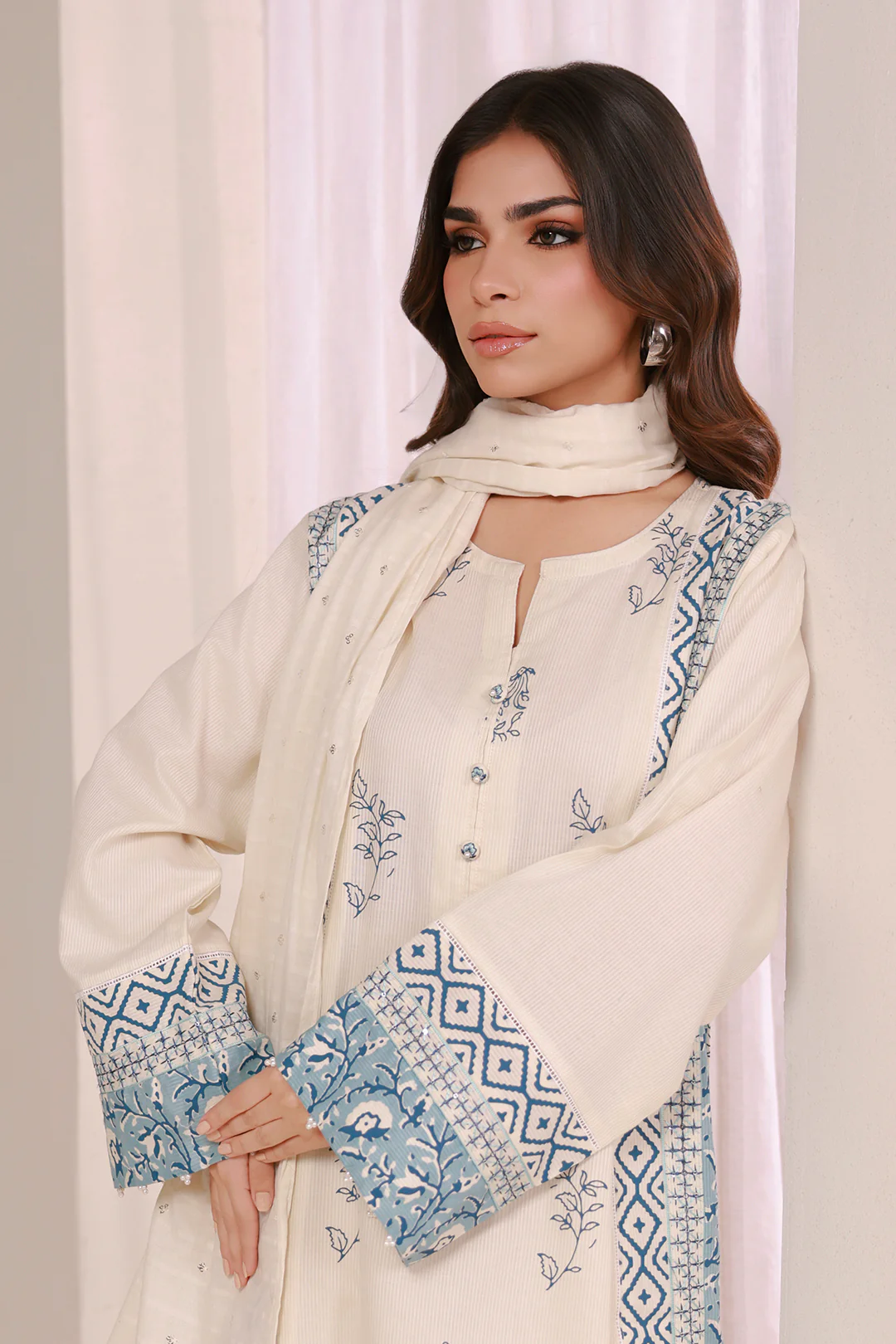Embroidered Kurta Dupatta Trouser - 2543 - Image 6