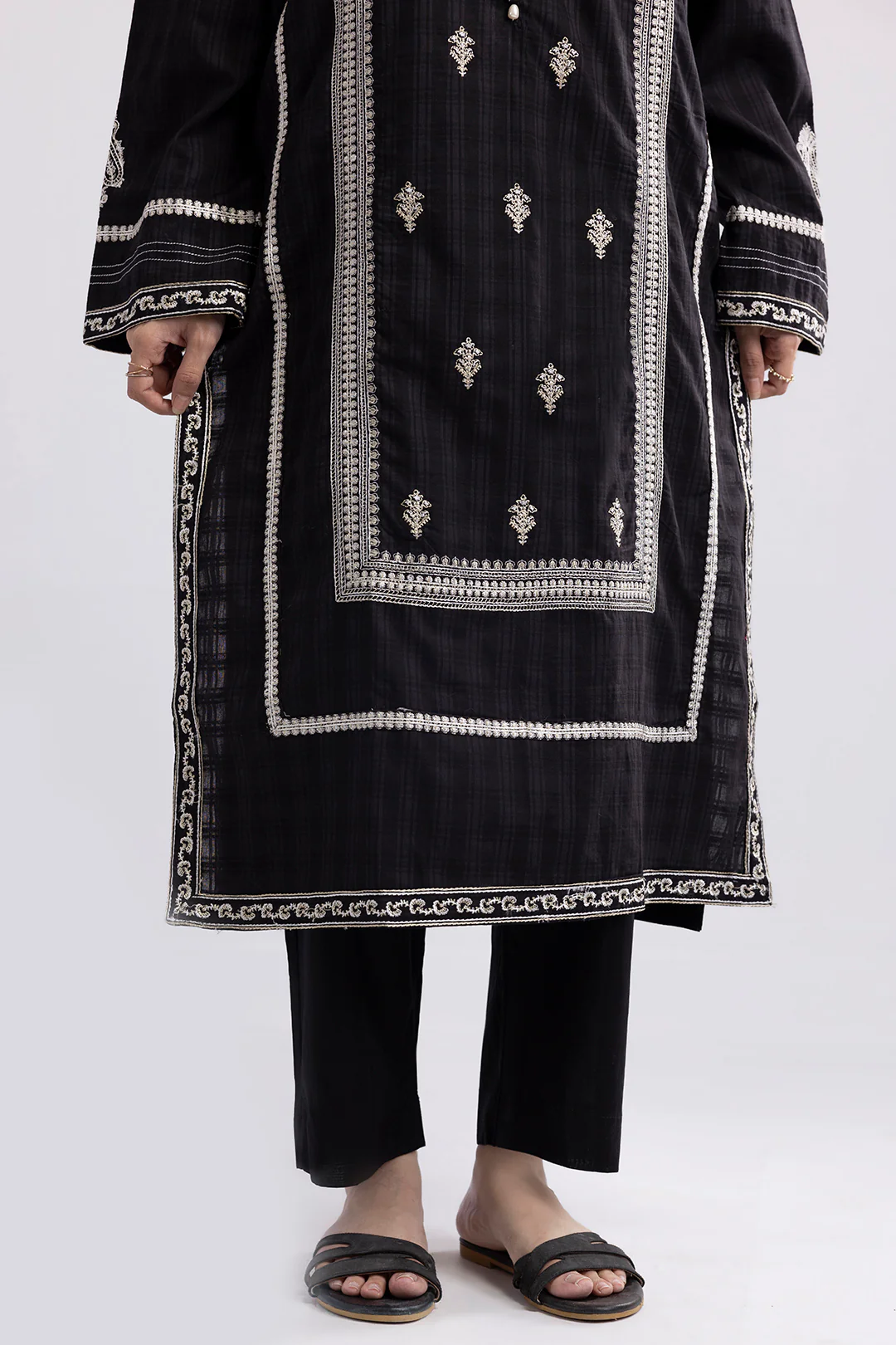 Embroidered Kurta Dupatta Trouser - 2576 - Image 4