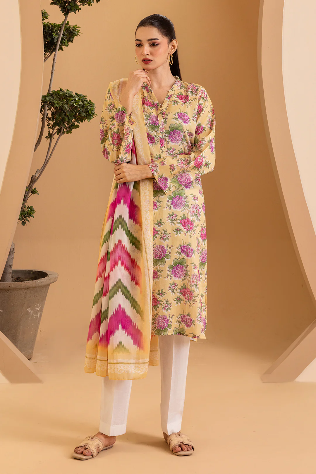 Kurta Dupatta Trouser - 2155 - Image 3